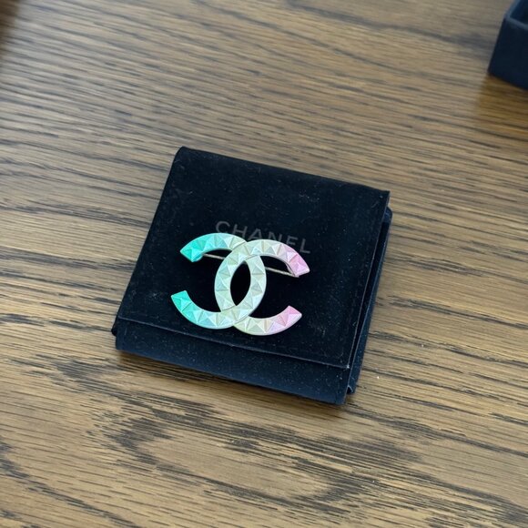 AUTHENTIC CHANEL CUBA Cruise Rainbow Brooch - Picture 5 of 5